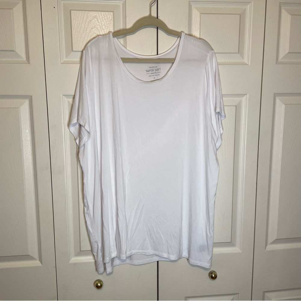 Torrid Super Soft White Knit Top Size 4